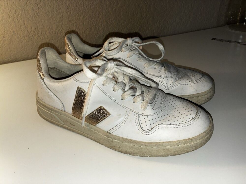Veja Womens Sneaker Tennis Shoes Size 8 White Rose Gold Tone Metallic Lace Up